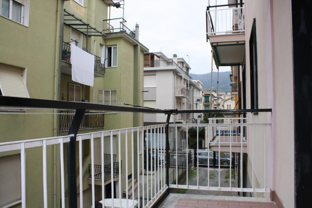 Appartamento Casa Emma 400 Mt Dal Mare Spotorno Esterno foto